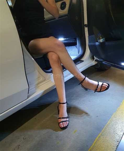 Who's ready to lick my my feet? | Scrolller