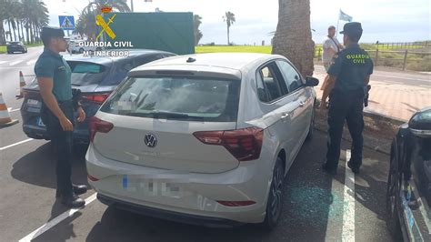 La Guardia Civil Auxilia A Un Beb Que Se Qued Atrapado En El Interior