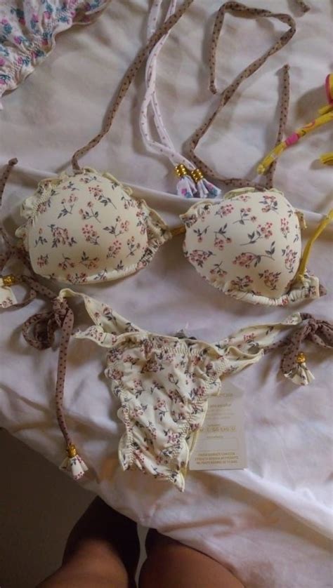 Hot Sexy Giovanna Montanari Bikini Pics