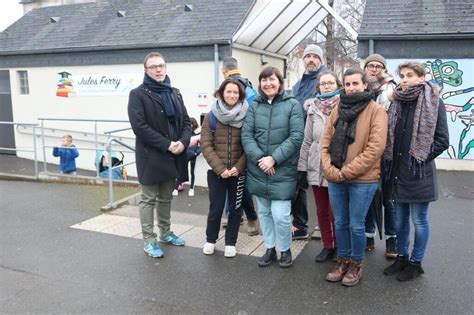 À Mayenne Des parents délèves se mobilisent contre une fermeture de