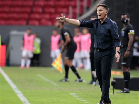 Eduardo Berizzo é demitido da seleção do Paraguai após goleada para a