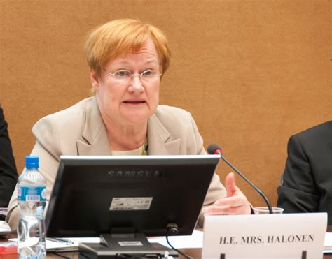 Tarja Halonen: No need for Estonia to panically fear Russia