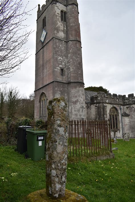 Manaton Church Treksandtors