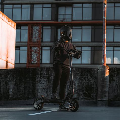 Apollo Phantom: The Ultimate High Performance Electric Scooter | Apollo ...