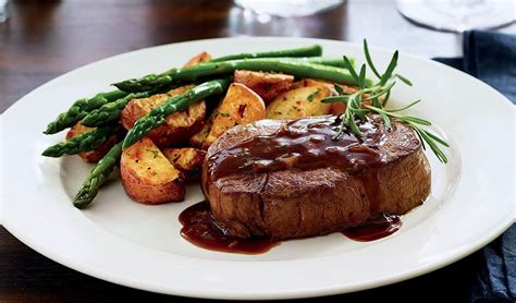 Filet Mignon With Garlic And Rosemary Sauce Recipe