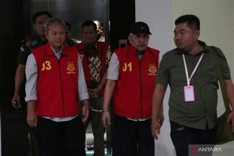 Mantan Kepala ESDM NTB Resmi Ditahan Terkait Korupsi Tambang Pasir Besi