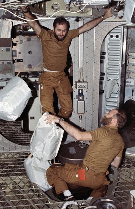 Skylab 4 Onboard View S74 17304 February 1974 Two Sk Flickr