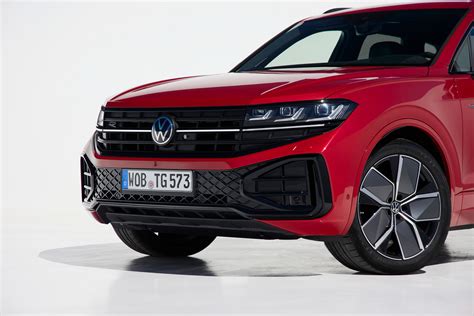 2023 Volkswagen Touareg R-Line facelift-19 - Paul Tan's Automotive News