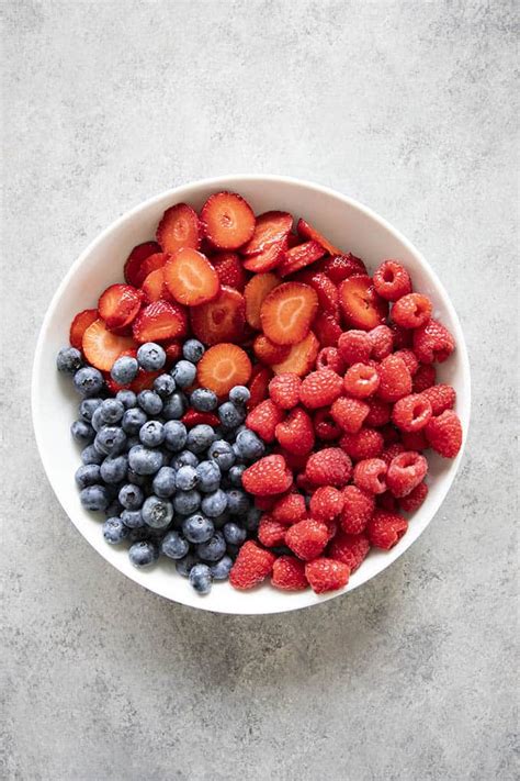 Easy Creamy Berry Salad The Salty Marshmallow