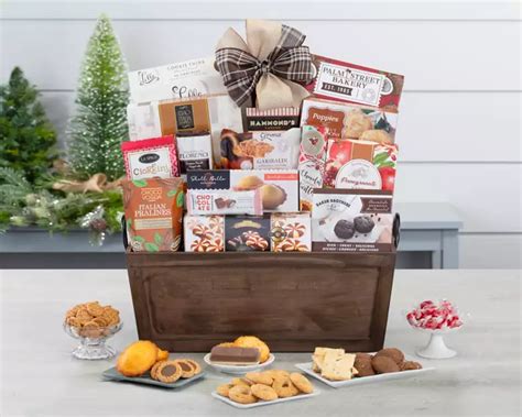 19+ Christmas Gift Baskets | Christmas Holiday Gift Baskets