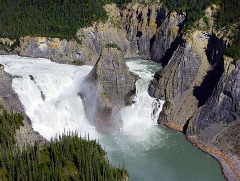 Virginia Falls - South Nahanni Airways