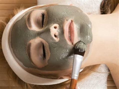 Mud Therapy For Skin and Detoxification