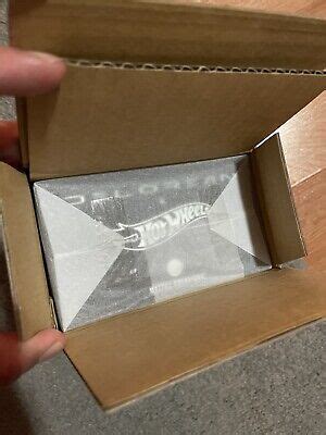 Mattel Creations Hot Wheels X DeLorean DMC Alpha Collector Set