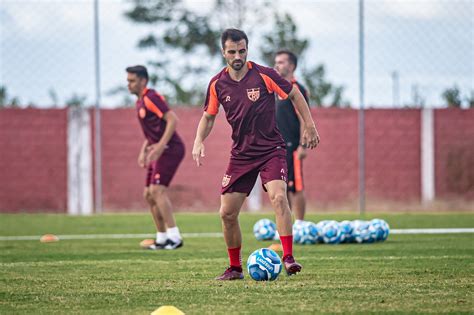 Longuine Comemora Chance Entre Os Titulares Do Crb E Assist Ncia Contra