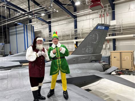 DVIDS Images Santa Claus Visits 148th Fighter Wing Image 2 Of 16