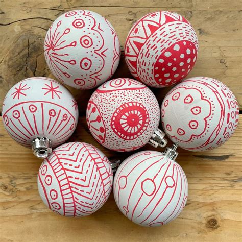 Upcycle Christmas Baubles Zentangle Inspired Vickymyerscreations