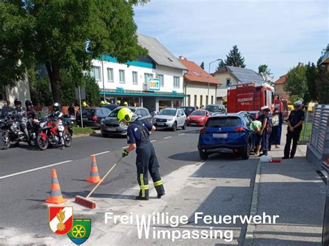 Fahrzeugbergung Nach Verkehrsunfall Freiwillige Feuerwehr Wimpassing