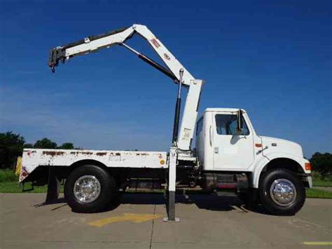 International 4700 1997 Bucket Boom Trucks