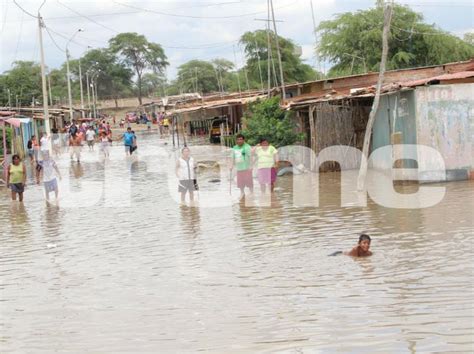 Piura Intensas Lluvias Provocan Derrumbes Y Dejan Calles Inundadas