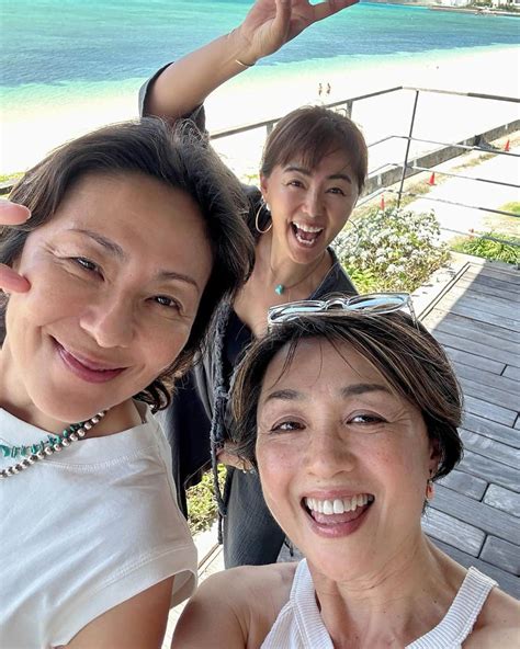 香坂みゆきさんのインスタグラム写真 香坂みゆきinstagram 「よく動きました 満喫中〜 この様子は またrikacoのyoutubeで ️ 女子旅 沖縄 ️ Rikaco