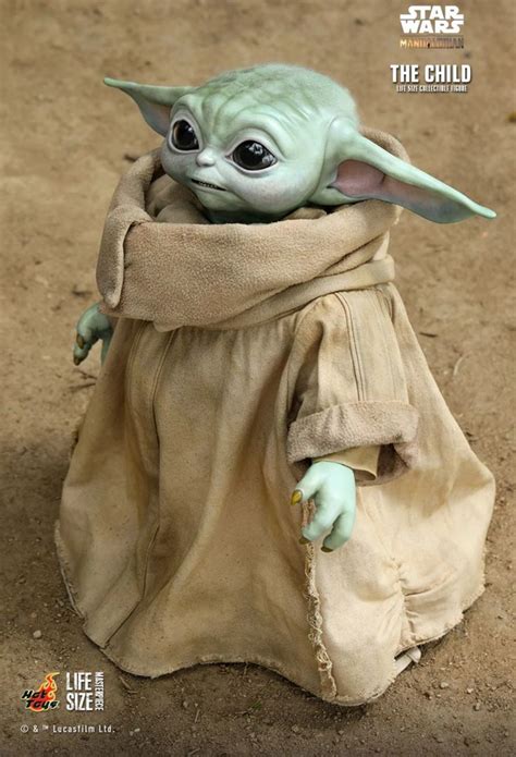 Hot Toys' Life-Sized Baby Yoda Is Here, and He Is Glorious | Hot toys ...