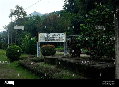 Sri Lanka's Colombo Fort main train station to Badulla station travels ...