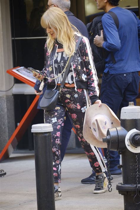 JEWEL KILCHER Leaves Her Hotel in New York 10/21/2022 – HawtCelebs