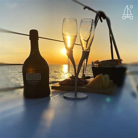 Aperitivo Al Tramonto In Catamarano Nel Parco Dell Asinara Buriana