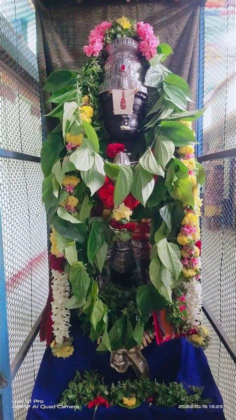 Pin By Anjula K On Hanumanji Floral Wreath Floral Decor