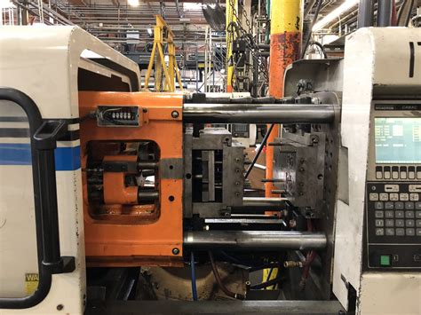 Cincinnati Milacron Model Vst Injection Molding Machine