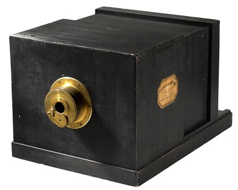 1839 – The Daguerreotype Camera – Cameraddicts