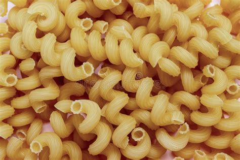 Los Espirales De Las Pastas Amarillean Cierre Orgánico Encima De La