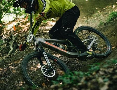 Is Santa Cruz NOMAD X01 A Good Bike? [Santa Cruz NOMAD X01 Review]