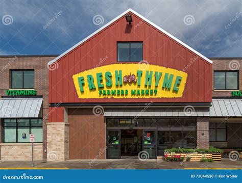 Fresh Thyme Farmers Market Exterior And Logo Editorial Image Image Of