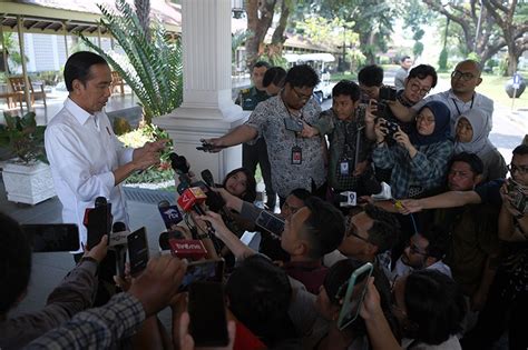 Jokowi Hingga Gibran Dilaporkan Ke Kpk Istana Hati Hati Yang Dituduh