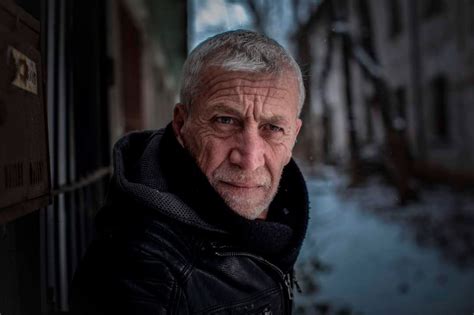 Режисьорът Атанас Атанасов облече пет жени в еднакви рокли - Култура