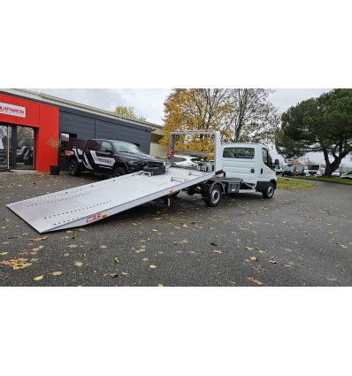 Véhicules neufs DISPONIBLE IMMEDIATEMENT COULISSALU 3 5 sur IVECO