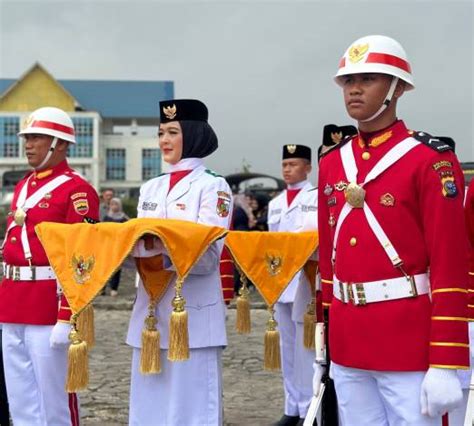 Paskibraka Pekanbaru Sukses Kibarkan Bendera HUT RI Pelatih Terharu