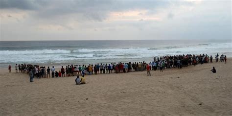 Foto Pantai Pangumbahan Di Sukabumi Daya Tarik Harga Tiket Dan