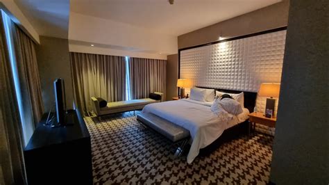 Kamar Paling Mewah Artotel Ts Suite Hotel Surabaya Staycation