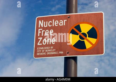 NUCLEAR FREE ZONE SIGN BERKELEY CITY LIMIT SIGN 06 October 2011 Stock Photo - Alamy