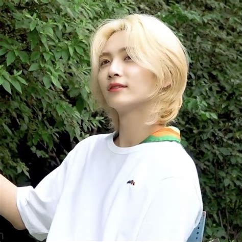 Jeonghan Long Hair Styles Long Blonde Hair Jeonghan