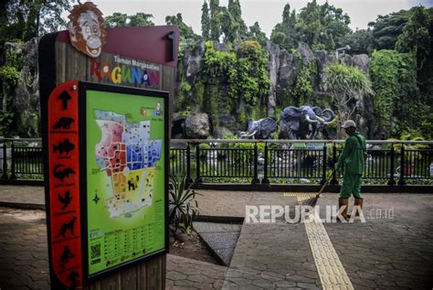 Ribuan Pengunjung Padati Ragunan Saat Hari Pertama Dibuka Republika