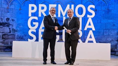 Ferrer Ojeda Recibe El Premio Galicia Segura A La Distribuci N De