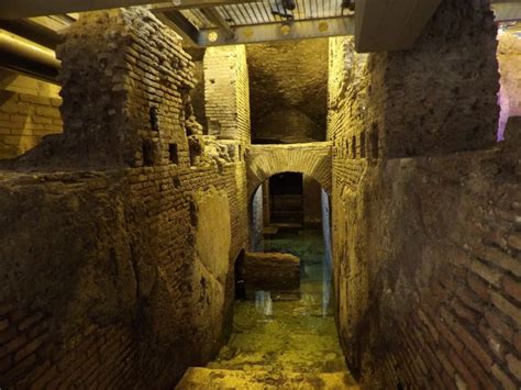 Roma Visita Subterránea a la Fontana de Trevi y la Plaza Navona