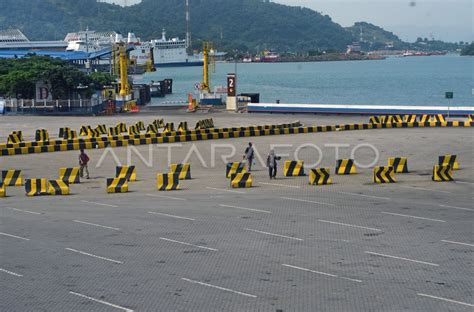 Pelabuhan Merak Sepi Terdampak Covid Antara Foto