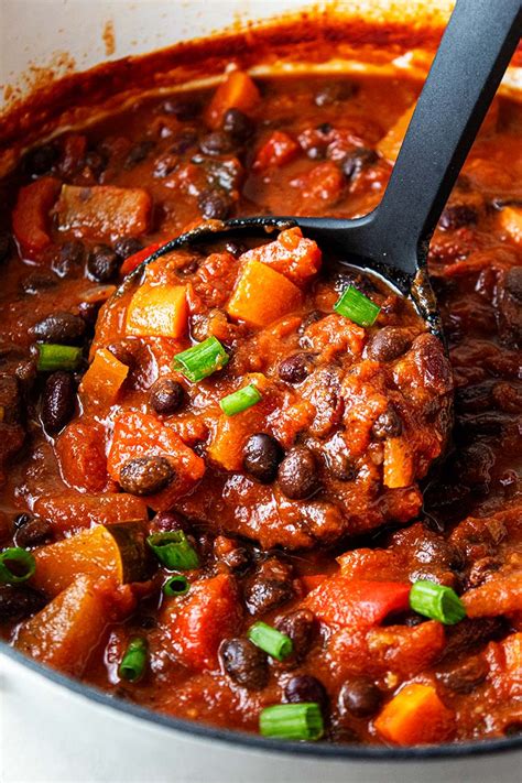 Vegetarian Chili (Easy and Healthy!) - Filling and Fabulous