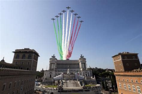 Festa Della Repubblica Mattarella I Valori Della Carta Continuano A