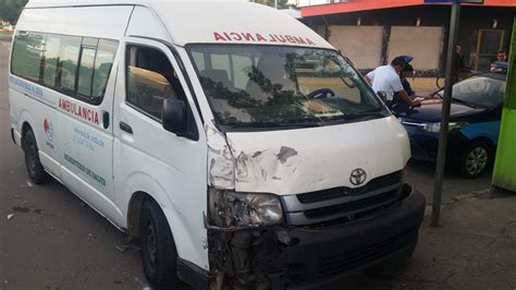 Choque Entre Ambulancia Y Taxi Deja Da Os Materiales En Estel Telenorte