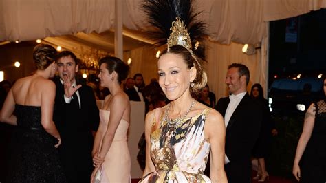 Sarah Jessica Parker S Most Iconic Looks Entertainment Tonight